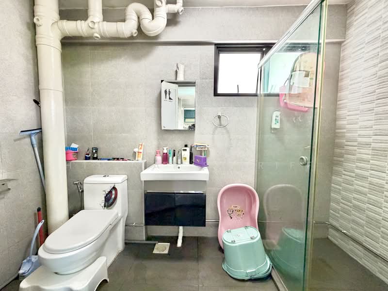 134 Marsiling Road, 134 Marsiling Road, 6 Bedrooms, 1,701 sqft, HDB Flat For Sale, by Hidayat Shariff, 500176158 - Bathroom - PropertyGuru.com.sg