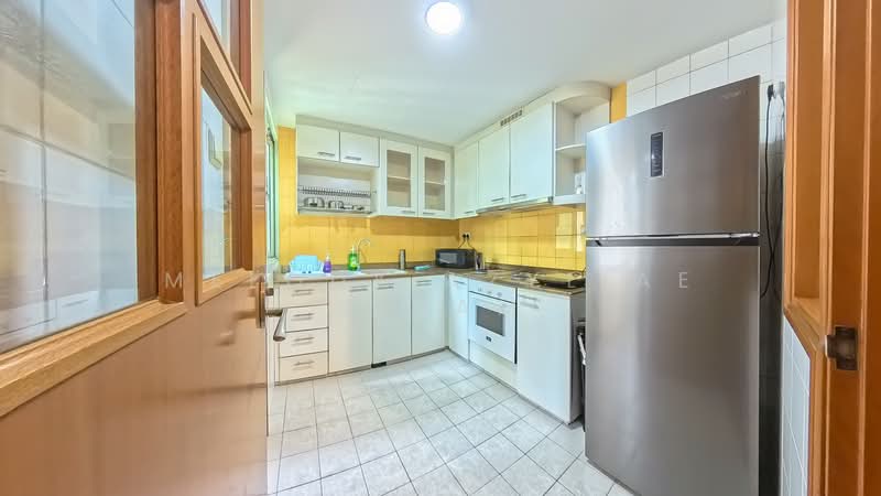 Queens, 16 Stirling Road, Room Rental, 250 sqft, Condominium For Rent, by Melody Azyliae Chiam, 500176168 - Kitchen - PropertyGuru.com.sg
