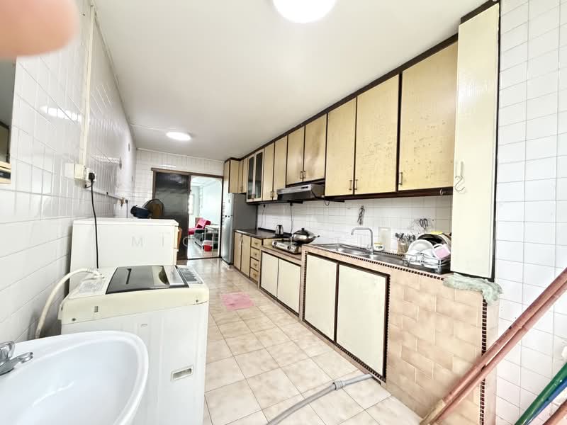 104 Gangsa Road, 104 Gangsa Road, 3 Bedrooms, 1,109 sqft, HDB Flat For Sale, by Michael Tiew, 500176173 - Kitchen - PropertyGuru.com.sg