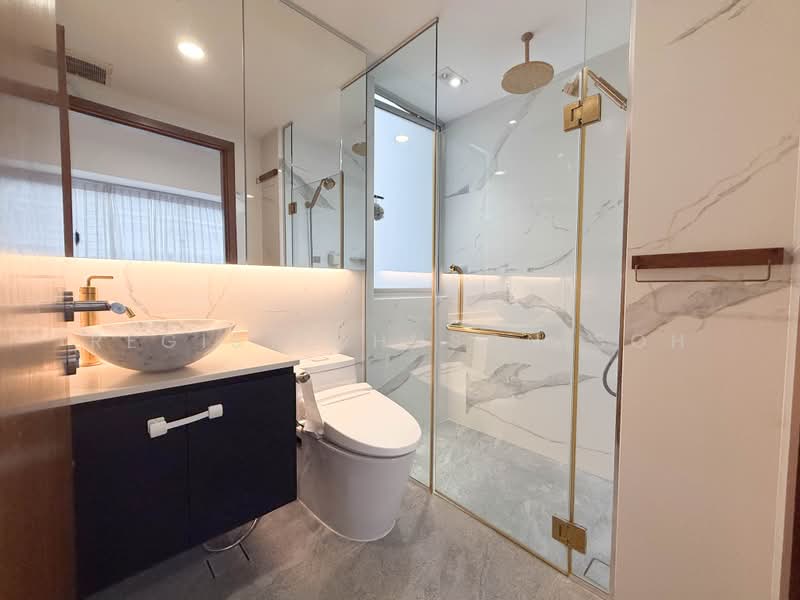 The Lucent, 101 Lorong N Telok Kurau, 3 Bedrooms, 1,001 sqft, Condominium For Sale, by Regis Johnson Soh, 500176178 - Bathroom - PropertyGuru.com.sg