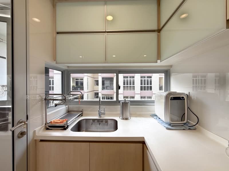 The Lucent, 101 Lorong N Telok Kurau, 3 Bedrooms, 1,001 sqft, Condominium For Sale, by Regis Johnson Soh, 500176178 - Kitchen - PropertyGuru.com.sg