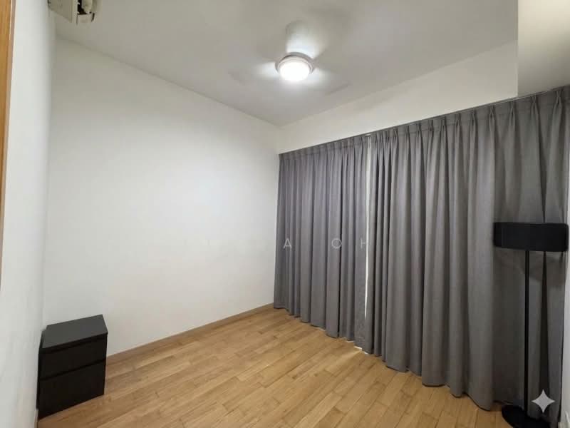 Hedges Park Condominium, 75 Flora Drive, 1 Bedroom, 570 sqft, Condominium For Sale, by Linda Oh, 500176188 - Bedroom - PropertyGuru.com.sg