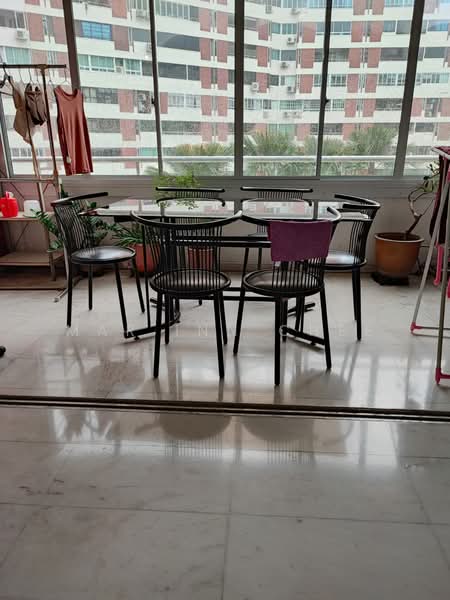 Pandan Valley, 2 Pandan Valley, 1 Bedroom, 170 sqft, Condominium For Rent, by Mar Inn Chee, 500176191 - Balcony - PropertyGuru.com.sg