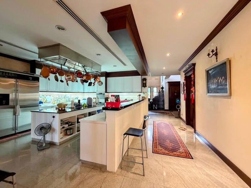 $1xxxPsf⭐️Flat Elevated Bungalow⭐️Botanic Setting⭐️Dickson☎️94.88.40.80⭐️, Chestnut/Cashew/Upper Bukit Timah/Diary Farm, Dairy Farm / Bukit Panjang / Choa Chu Kang, 6 Bedrooms, 8,500 sqft, Detached House For Sale, by Dickson Neo, 500176205 - Kitchen - PropertyGuru.com.sg