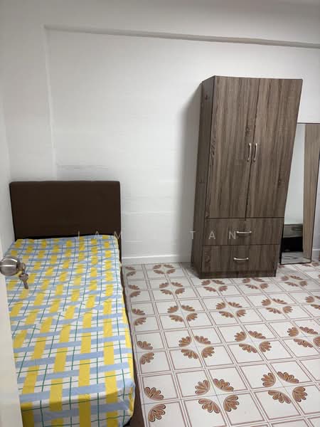1 Ghim Moh Road, 1 Ghim Moh Road, 2 Bedrooms, 700 sqft, HDB Flat For Rent, by James Tan, 500176208 - Bedroom - PropertyGuru.com.sg