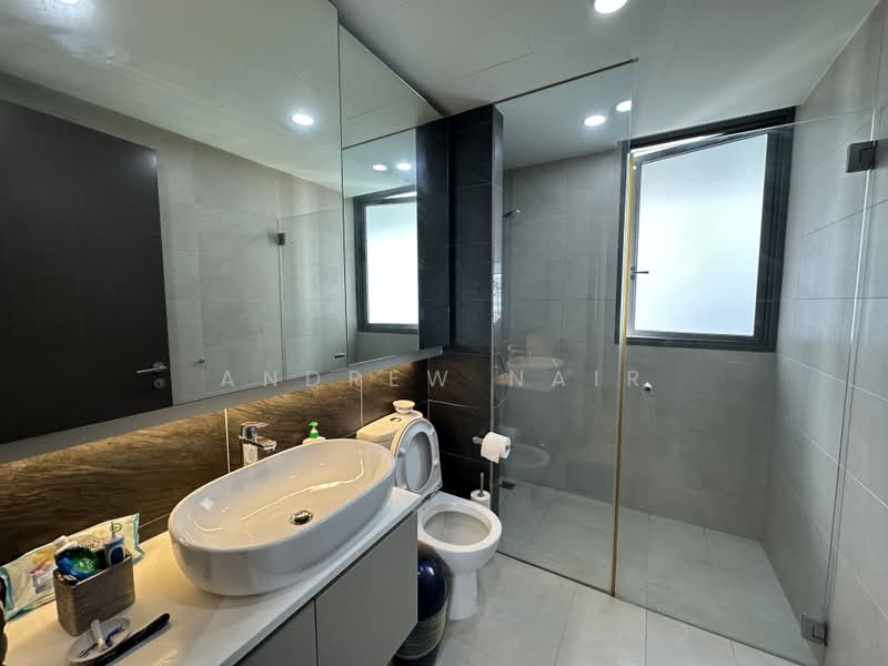 Vue 8 Residence, 85 Pasir Ris Heights, 3 Bedrooms, 1,087 sqft, Condominium For Sale, by Andrew Nair, 500176210 - Bathroom - PropertyGuru.com.sg