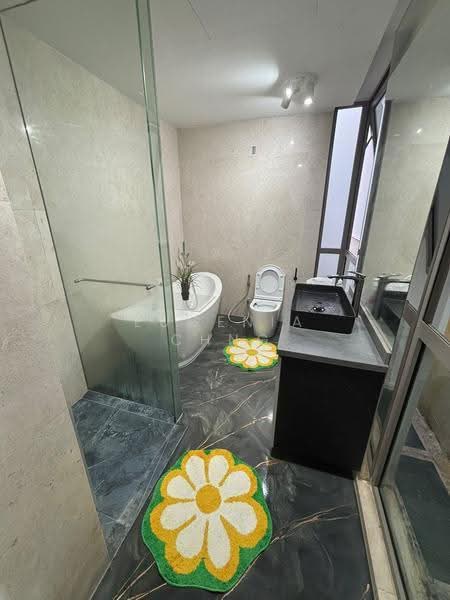The Woods, Westwood Avenue, Room Rental, 523 sqft, Semi-Detached House For Rent, by Eugenia Chng, 500176212 - Bathroom - PropertyGuru.com.sg