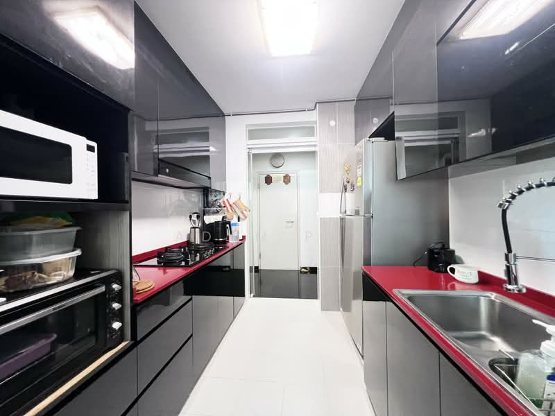 10B Bendemeer Light, 10B Bendemeer Road, 3 Bedrooms, 1,001 sqft, HDB Flat For Sale, by Adam Peh, 500176215 - Kitchen - PropertyGuru.com.sg