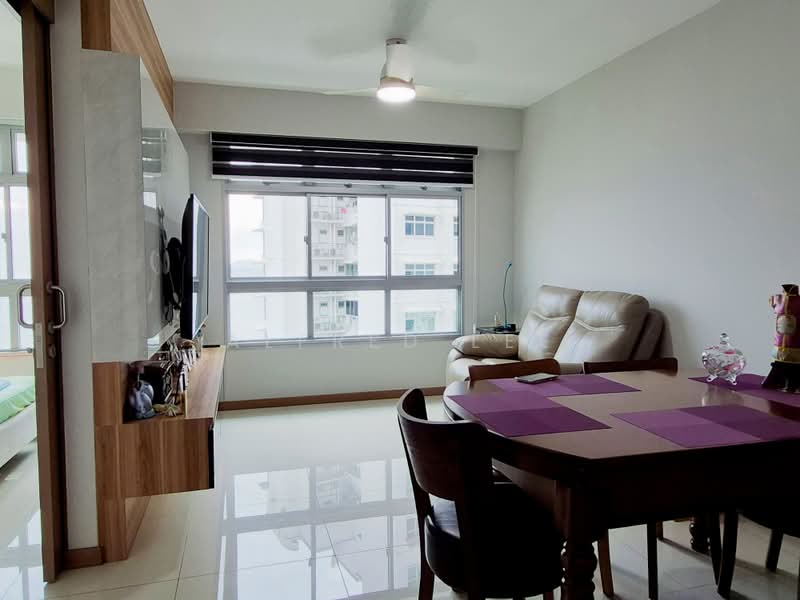 421A Northshore Drive, 421A Northshore Drive, 1 Bedroom, 506 sqft, HDB Flat For Sale, by Alfred Lee, 500176216 - Living Room - PropertyGuru.com.sg