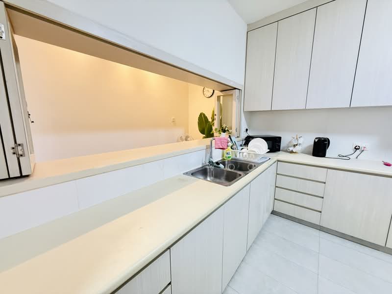 Ridgewood Condominium, 1 Ridgewood Close, Room Rental, 220 sqft, Condominium For Rent, by Steve Voon, 500176220 - Kitchen - PropertyGuru.com.sg