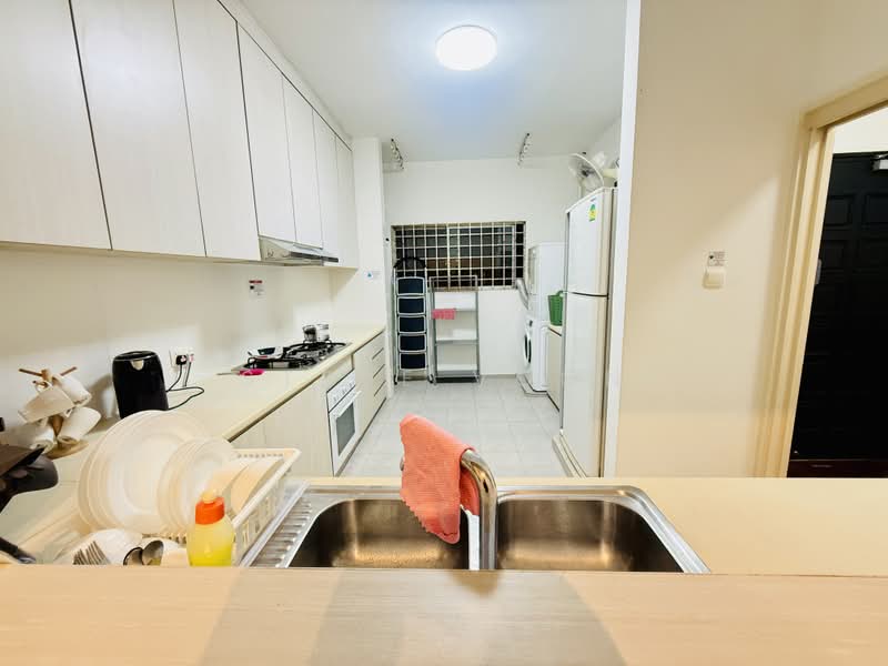 Ridgewood Condominium, 1 Ridgewood Close, Room Rental, 220 sqft, Condominium For Rent, by Steve Voon, 500176220 - Kitchen - PropertyGuru.com.sg