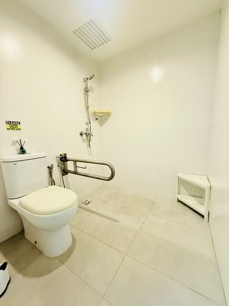 Ridgewood Condominium, 1 Ridgewood Close, Room Rental, 220 sqft, Condominium For Rent, by Steve Voon, 500176220 - Bathroom - PropertyGuru.com.sg
