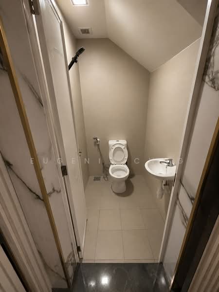 The Woods, Westwood Avenue, 1 Bedroom, 600 sqft, Semi-Detached House For Rent, by Eugenia Chng, 500176221 - Bathroom - PropertyGuru.com.sg