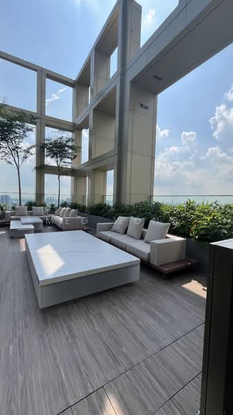 Irwell Hill Residences, 2 Irwell Hill, Orchard / River Valley, 2 Bedrooms, 614 sqft, Condominium For Sale, by Meg Wong, 500176224 - Exterior - PropertyGuru.com.sg