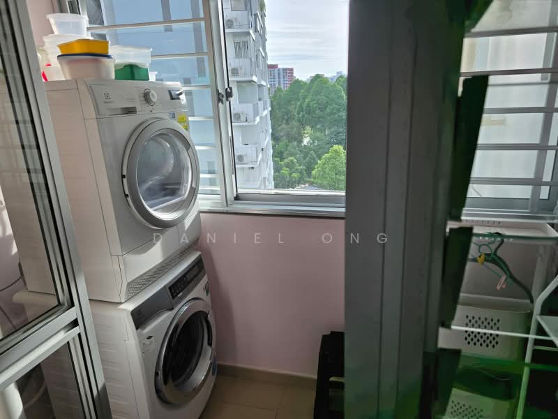475D Upper Serangoon Crescent, 475D Upper Serangoon Crescent, 3 Bedrooms, 990 sqft, HDB Flat For Sale, by Daniel Ong, 500176228 - Balcony - PropertyGuru.com.sg