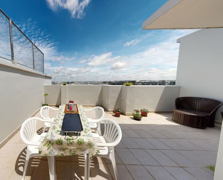 Heron Bay, Upper Serangoon View, 3 Bedrooms, 2,000 sqft, Executive Condominium For Rent, by Tanto Soh, 500176239 - Balcony - PropertyGuru.com.sg