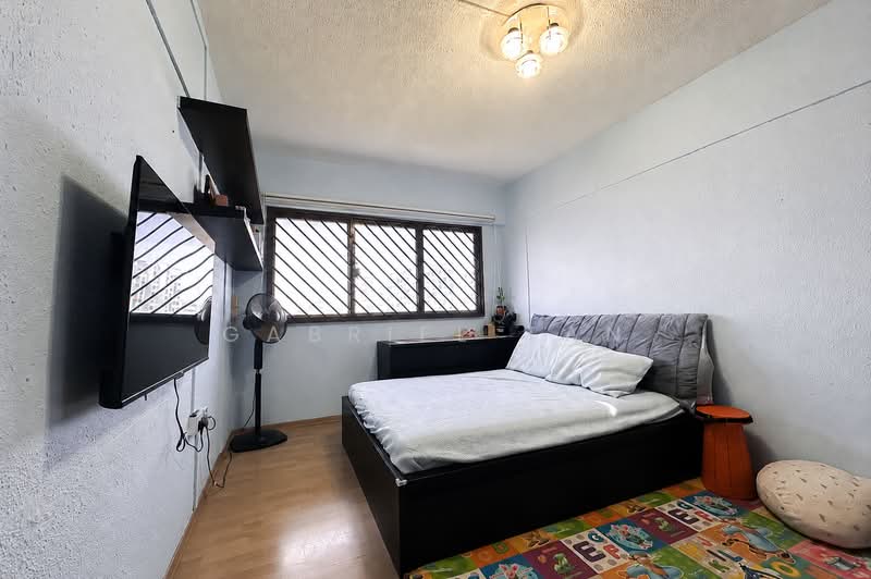 C.H.E.A.P | High Floor | 5-Room Corner Unit | Almost Private Lift HDB RARE, Jurong West Avenue 1 | Jurong West Street 42, 3 Bedrooms, 1,453 sqft, HDB Flat For Sale, by Gabriel Tan, 500176242 - Bedroom - PropertyGuru.com.sg