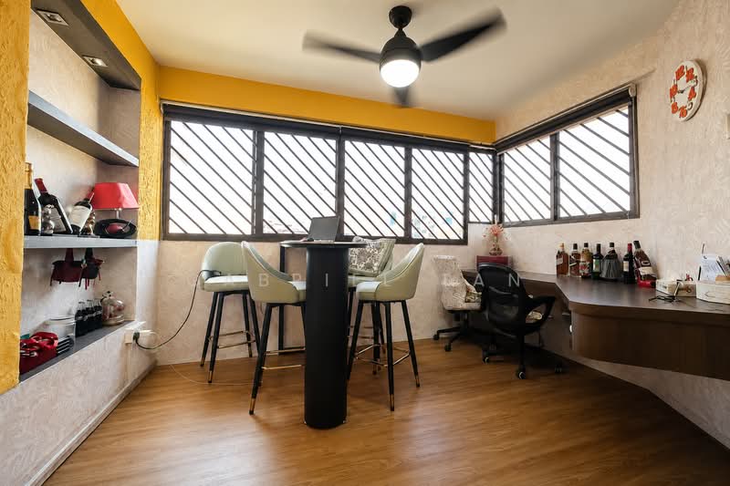C.H.E.A.P | High Floor | 5-Room Corner Unit | Almost Private Lift HDB RARE, Jurong West Avenue 1 | Jurong West Street 42, 3 Bedrooms, 1,453 sqft, HDB Flat For Sale, by Gabriel Tan, 500176242 - Study - PropertyGuru.com.sg
