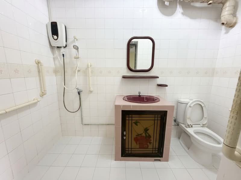 786 Choa Chu Kang Drive, 786 Choa Chu Kang Drive, 4 Bedrooms, 1,410 sqft, HDB Flat For Sale, by PRISCILLA LEONG LIYI, 500176243 - Bathroom - PropertyGuru.com.sg