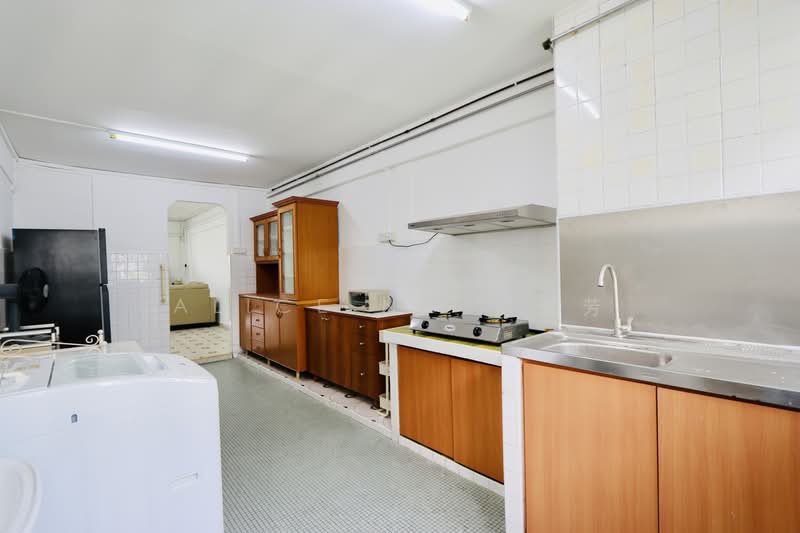 404 Ang Mo Kio Avenue 10, 404 Ang Mo Kio Avenue 10, 2 Bedrooms, 721 sqft, HDB Flat For Rent, by Alice Ng 黄素芳, 500176254 - Kitchen - PropertyGuru.com.sg