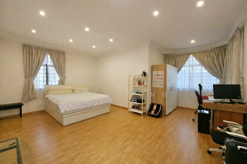 LANDED7772@ 5min Walk to MRT Freehold Detached House, , 5 Bedrooms, 5,000 sqft, Detached House For Sale, by Ivan Chng, 500176256 - Bedroom - PropertyGuru.com.sg