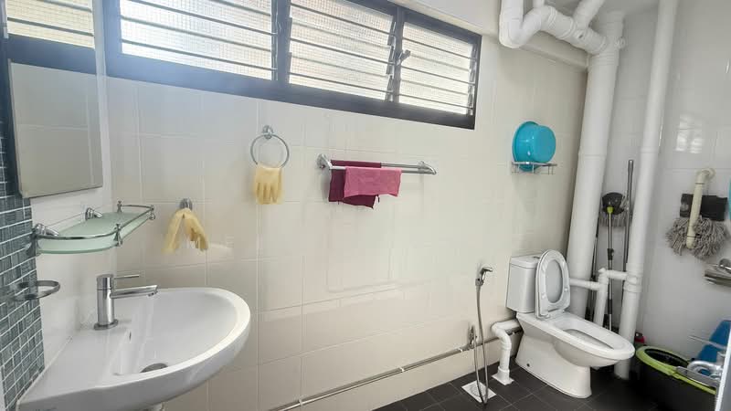 121 Serangoon North Avenue 1, 121 Serangoon North Avenue 1, Room Rental, 150 sqft, HDB Flat For Rent, by Melvin Chee, 500176267 - Bathroom - PropertyGuru.com.sg