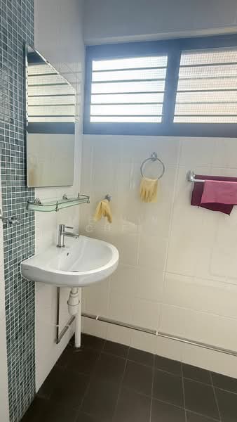 121 Serangoon North Avenue 1, 121 Serangoon North Avenue 1, Room Rental, 150 sqft, HDB Flat For Rent, by Melvin Chee, 500176267 - Bathroom - PropertyGuru.com.sg