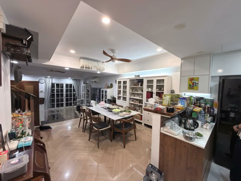 Cashew Estate, , 4 Bedrooms, 3,700 sqft, Terraced House For Sale, by James Lee, 500176271 - Dining Room - PropertyGuru.com.sg