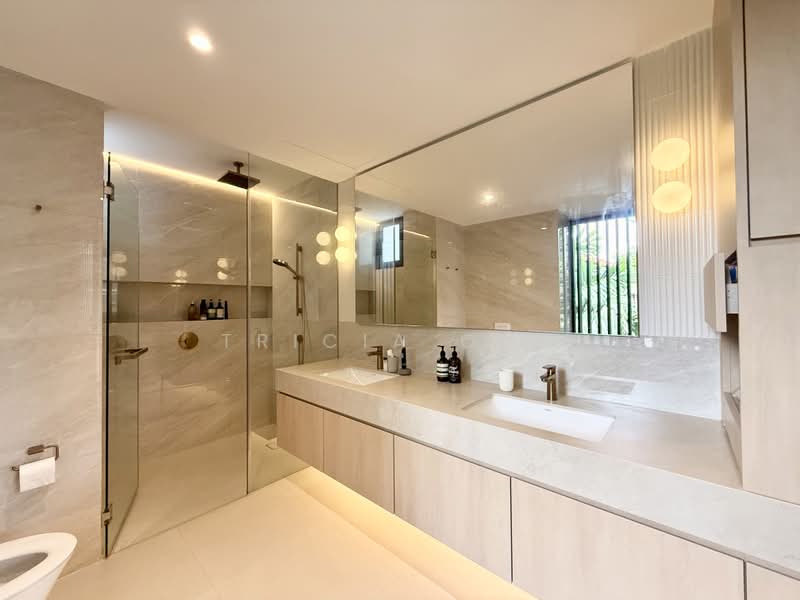 Telok Kurau. Best Location. Well Reno. Cozy Semi D. Solar Powered. 1Km To Tao Nan, Telok Kurau, Dunbar Walk, 6 Bedrooms, 4,800 sqft, Semi-Detached House For Rent, by Tricia Ong, 500176273 - Bathroom - PropertyGuru.com.sg