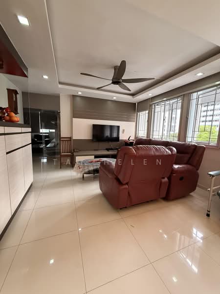 928 Hougang Street 91, 928 Hougang Street 91, 3 Bedrooms, 1,292 sqft, HDB Flat For Sale, by TAY HELEN, 500176287 - Living Room - PropertyGuru.com.sg