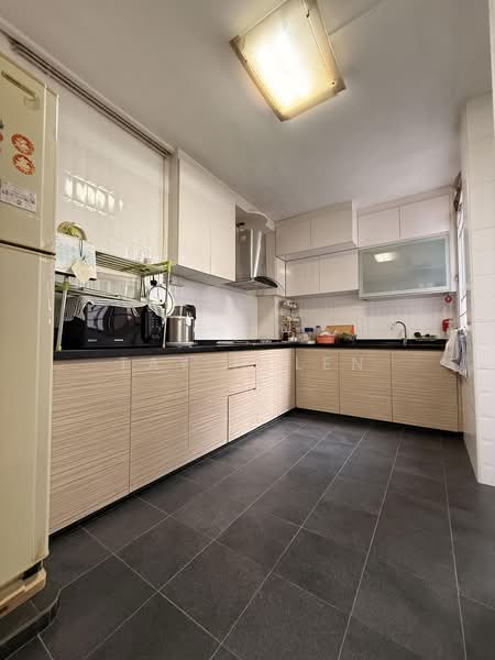 928 Hougang Street 91, 928 Hougang Street 91, 3 Bedrooms, 1,292 sqft, HDB Flat For Sale, by TAY HELEN, 500176287 - Kitchen - PropertyGuru.com.sg