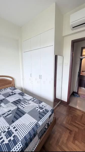 East Meadows, 32 Tanah Merah Kechil Road, 1 Bedroom, 120 sqft, Condominium For Rent, by Mar Inn Chee, 500176293 - Master Bedroom - PropertyGuru.com.sg