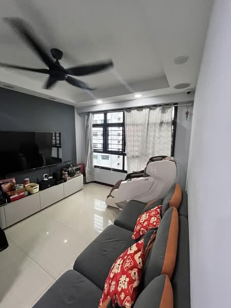 506C Yishun Avenue 4, 506C Yishun Avenue 4, 3 Bedrooms, 1,001 sqft, HDB Flat For Sale, by Mike Oh, 500176299 - Living Room - PropertyGuru.com.sg