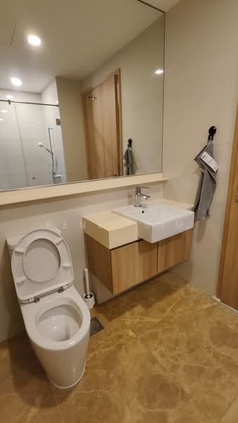 Caspian, 50 Lakeside Drive, 3 Bedrooms, 1,195 sqft, Condominium For Sale, by Renee Sim, 500176308 - Bathroom - PropertyGuru.com.sg