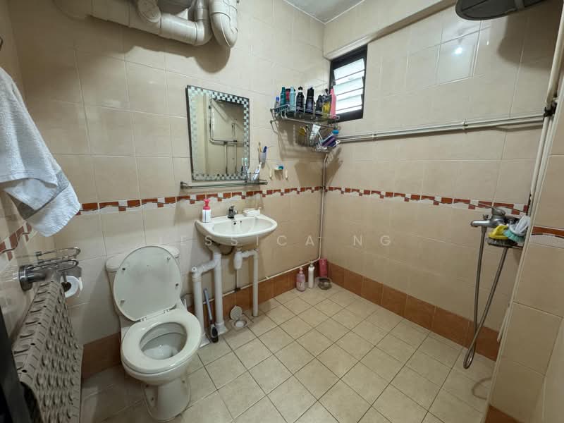 13 Ghim Moh Road, 13 Ghim Moh Road, 3 Bedrooms, 1,292 sqft, HDB Flat For Rent, by Jessica Ng, 500176340 - Bathroom - PropertyGuru.com.sg