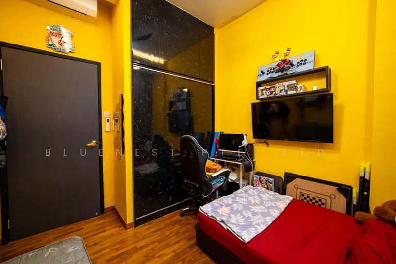 The Lakeshore, 33 Jurong West Street 41, 3 Bedrooms, 1,195 sqft, Condominium For Sale, by KENNETH CHUA, 500176346 - Bedroom - PropertyGuru.com.sg