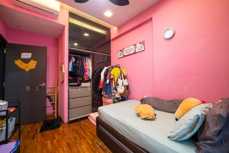 The Lakeshore, 33 Jurong West Street 41, 3 Bedrooms, 1,195 sqft, Condominium For Sale, by KENNETH CHUA, 500176346 - Bedroom - PropertyGuru.com.sg