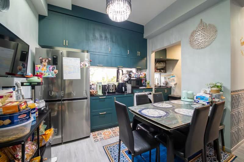 The Lakeshore, 33 Jurong West Street 41, 3 Bedrooms, 1,195 sqft, Condominium For Sale, by KENNETH CHUA, 500176346 - Kitchen - PropertyGuru.com.sg