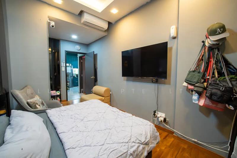 The Lakeshore, 33 Jurong West Street 41, 3 Bedrooms, 1,195 sqft, Condominium For Sale, by KENNETH CHUA, 500176346 - Bedroom - PropertyGuru.com.sg
