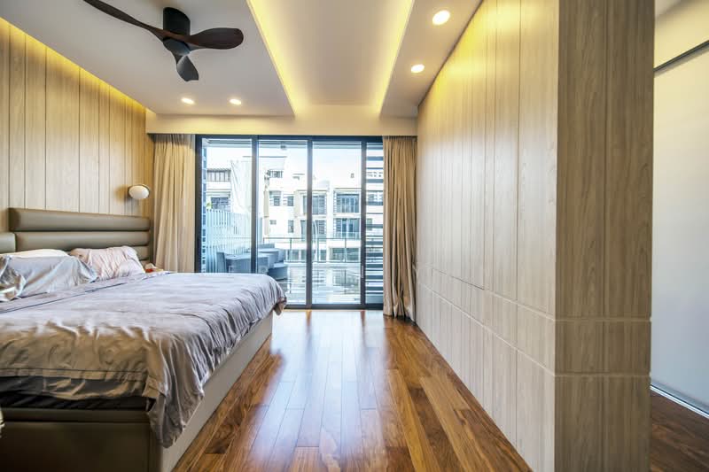 Luxus Hills, 65 Luxus Hill Drive, 5 Bedrooms, 3,600 sqft, Terraced House For Sale, by Jerlyn Yan, 500176353 - Master Bedroom - PropertyGuru.com.sg