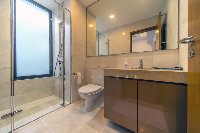 Luxus Hills, 65 Luxus Hill Drive, 5 Bedrooms, 3,600 sqft, Terraced House For Sale, by Jerlyn Yan, 500176353 - Bathroom - PropertyGuru.com.sg