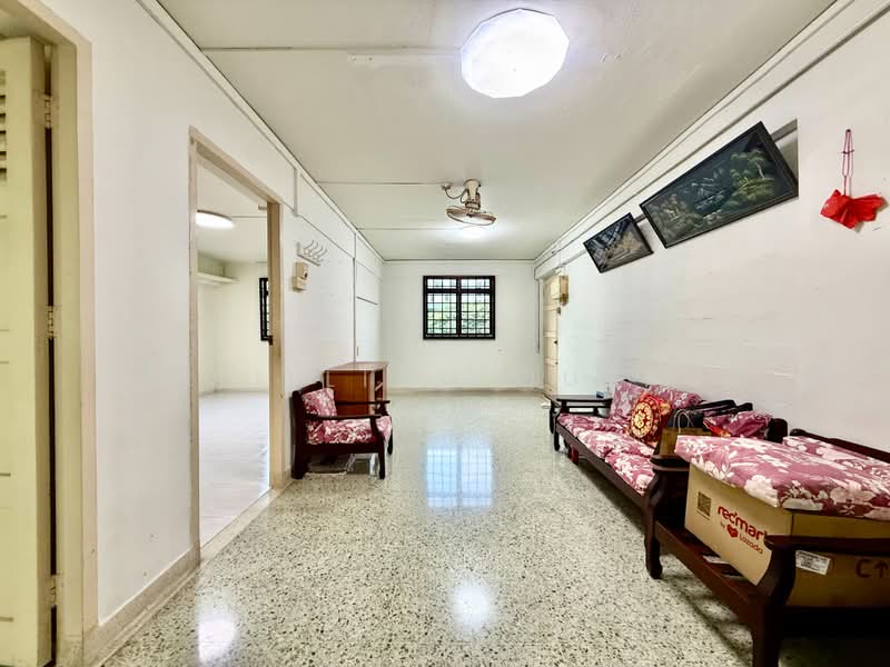 158 Lorong 1 Toa Payoh, 158 Lorong 1 Toa Payoh, 2 Bedrooms, 818 sqft, HDB Flat For Sale, by William Quek, 500176362 - Living Room - PropertyGuru.com.sg