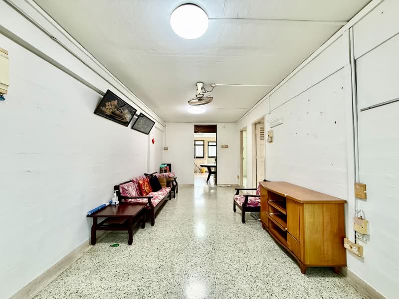 158 Lorong 1 Toa Payoh, 158 Lorong 1 Toa Payoh, 2 Bedrooms, 818 sqft, HDB Flat For Sale, by William Quek, 500176362 - Living Room - PropertyGuru.com.sg