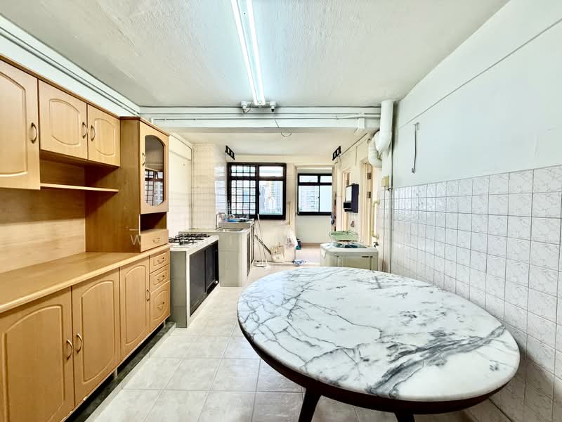 158 Lorong 1 Toa Payoh, 158 Lorong 1 Toa Payoh, 2 Bedrooms, 818 sqft, HDB Flat For Sale, by William Quek, 500176362 - Kitchen - PropertyGuru.com.sg
