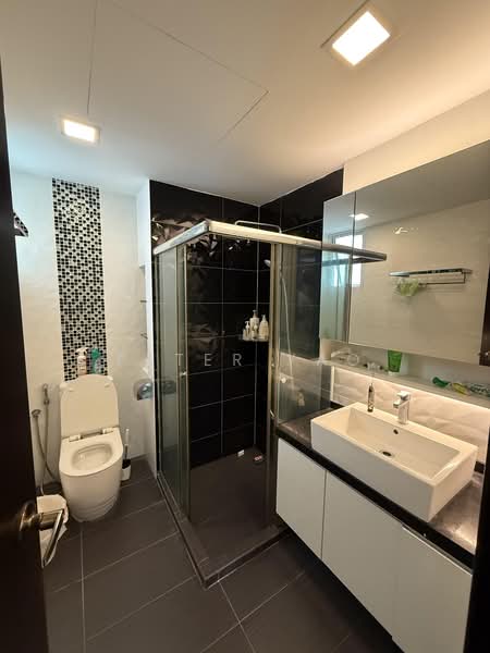 Parc Palais, 57 Hume Avenue, 5 Bedrooms, 2,799 sqft, Condominium For Sale, by Peter Yao, 500176364 - Bathroom - PropertyGuru.com.sg