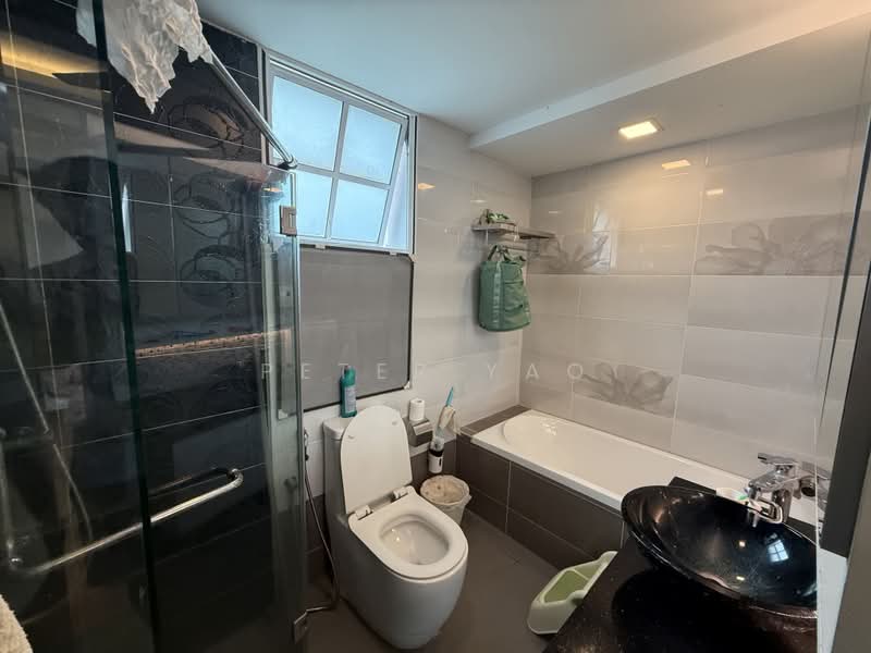 Parc Palais, 57 Hume Avenue, 5 Bedrooms, 2,799 sqft, Condominium For Sale, by Peter Yao, 500176364 - Bathroom - PropertyGuru.com.sg