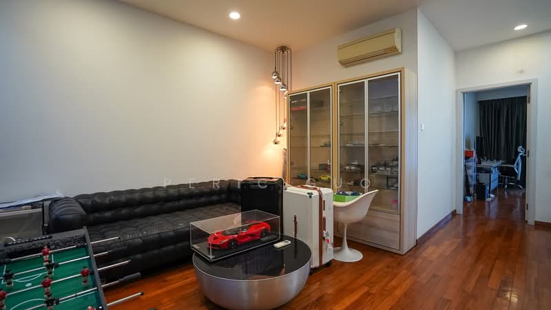 Penaga Place | Spacious 7-Bedroom Landed Home Near Sembawang Park & Beach, Penaga Place, 7 Bedrooms, 4,300 sqft, Terraced House For Sale, by Peric Guo, 500176367 - Living Room - PropertyGuru.com.sg