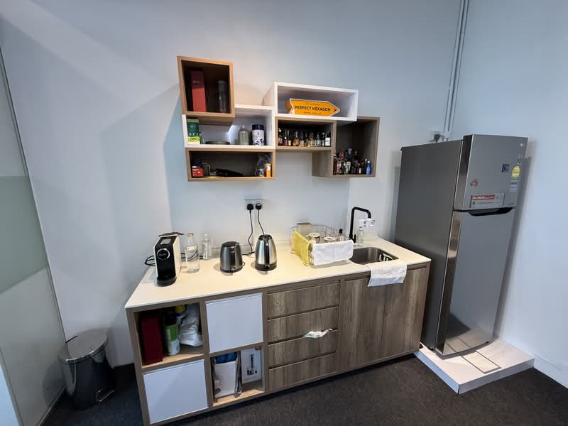 SBF Center, 160 Robinson Road, 1,475 sqft, Office For Rent, by Alan Leu, 500176376 - Kitchen - CommercialGuru.com.sg