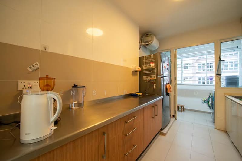 453B Bukit Batok West Avenue 6, 453B Bukit Batok West Avenue 6, 3 Bedrooms, 1,195 sqft, HDB Flat For Sale, by KENNETH CHUA, 500176383 - Kitchen - PropertyGuru.com.sg
