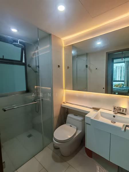The Topiary, 11 Fernvale Lane, 3 Bedrooms, 915 sqft, Condominium For Sale, by ARNIE LEE, 500176386 - Bathroom - PropertyGuru.com.sg